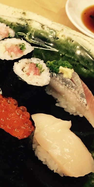 comida-japo-vino-blanco-min