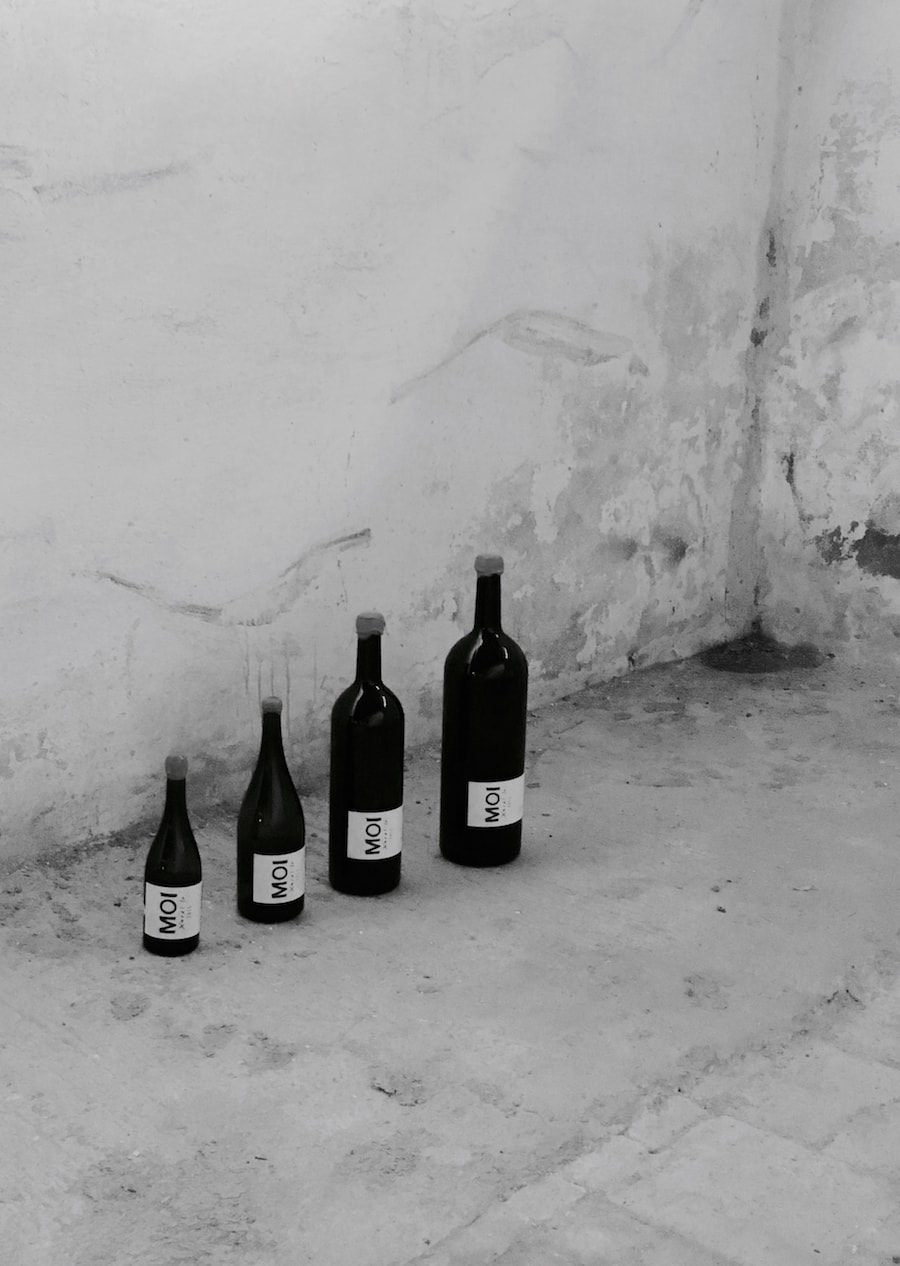 familia-vino-blanco-min