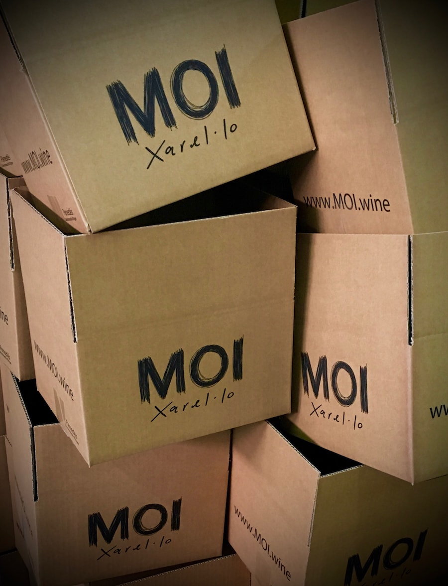 montaje-cajas-vino-blanco-min